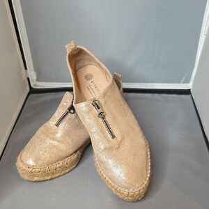 Eric Micheal Shimmering Beige Espadrille Slip-Ons Size 39